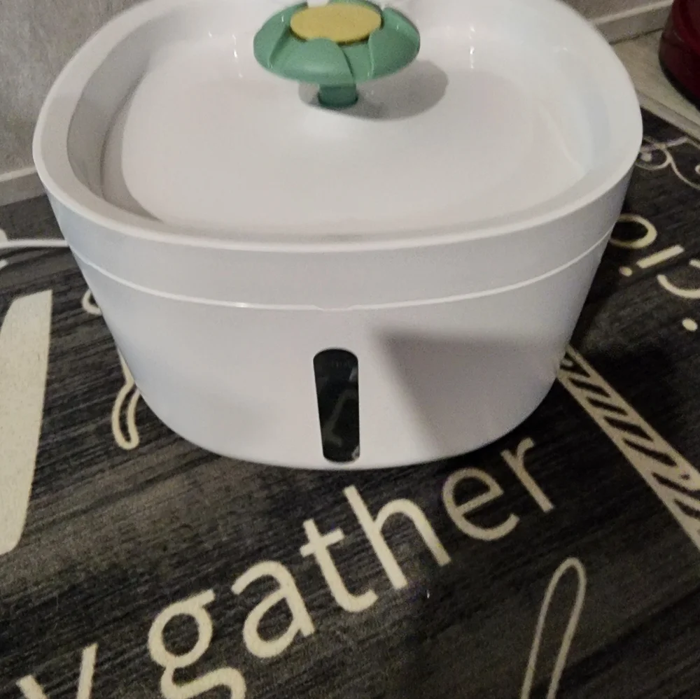 New In Box Smart Wireless Pet Water Fountain